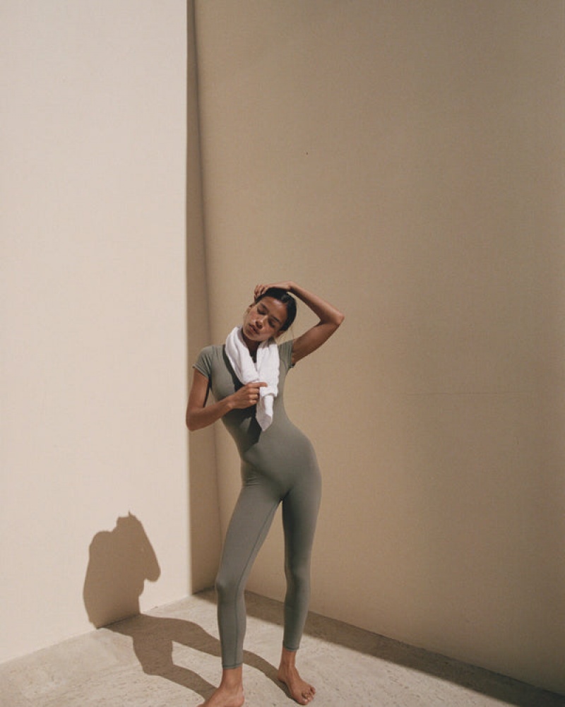 Adanola Ultimate Kurzes Sleeve Unitard Olivgrün Grün | SN-ADA56631