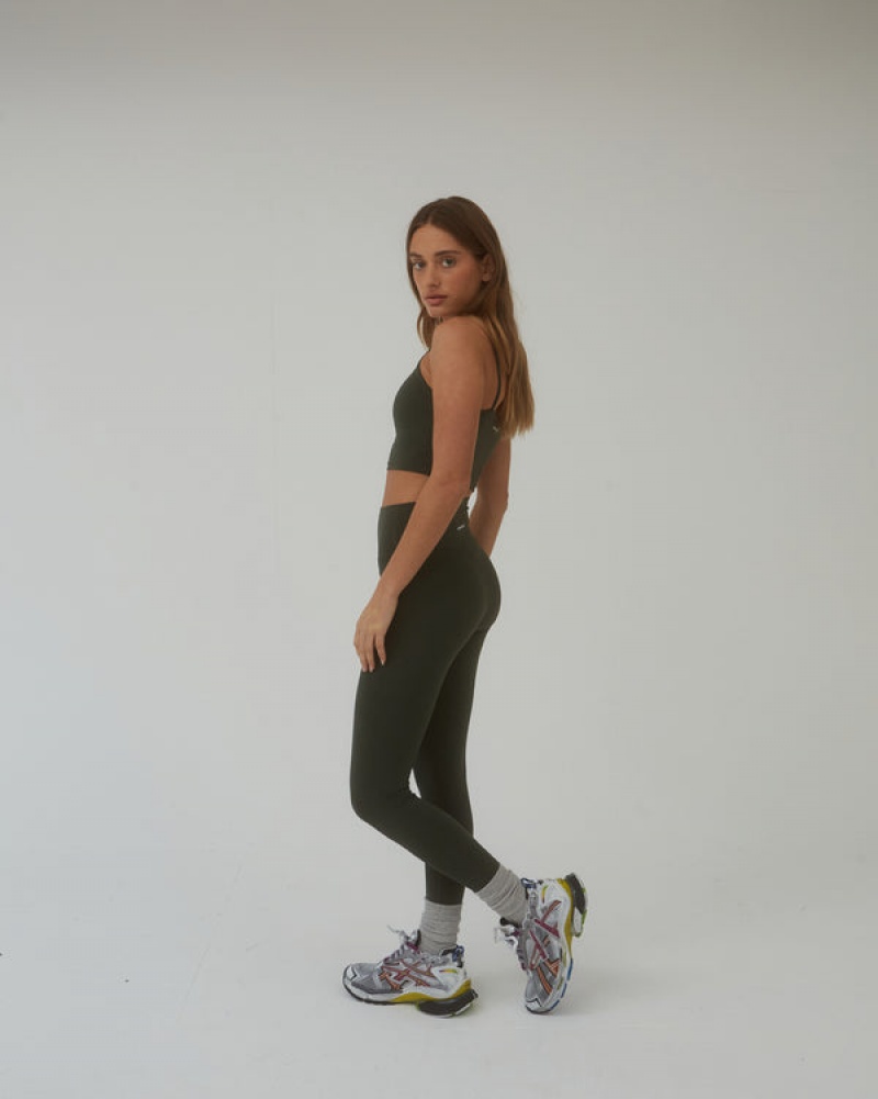 Adanola Ultimate Tank Bra Dunkelolivgrün | SN-ADA56576